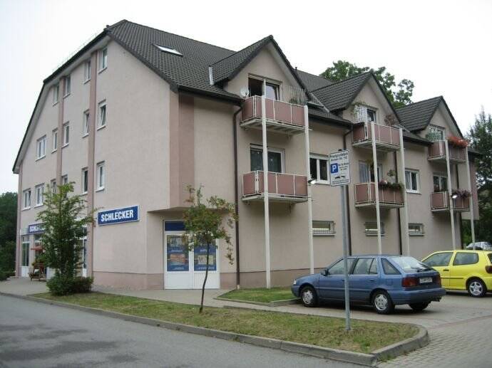 2Raum WE mit Balkon, offener Küche und Stellplatz im Hof