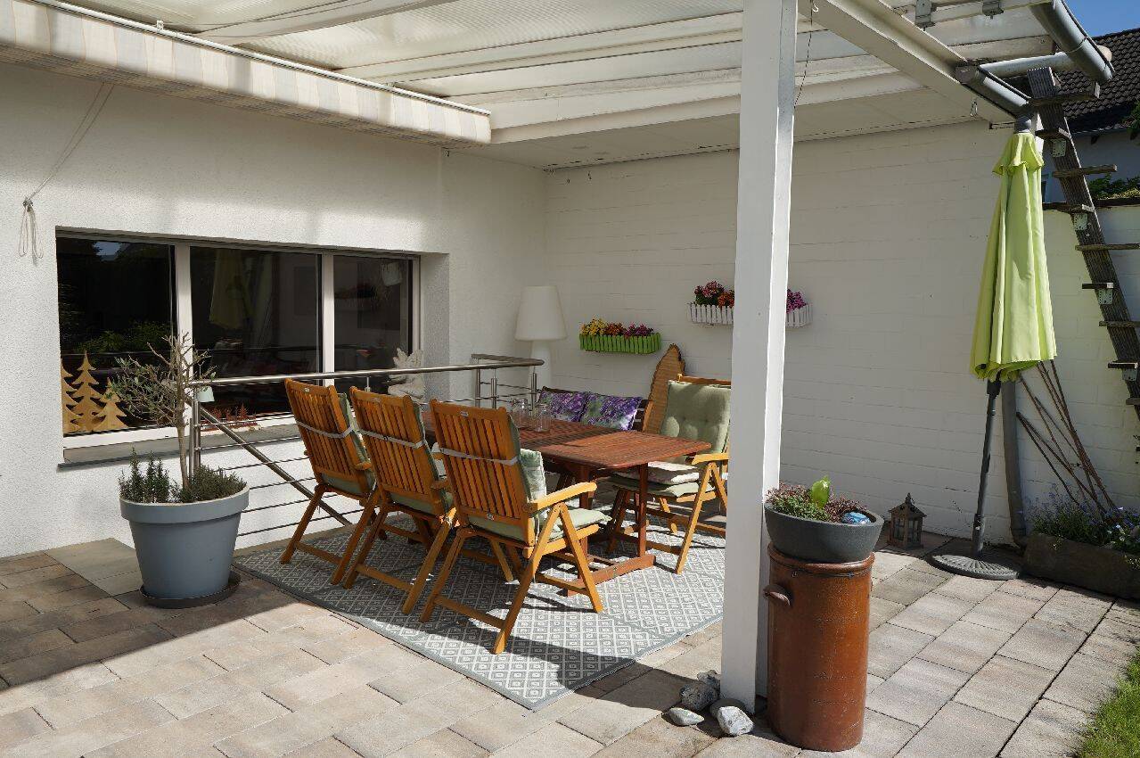 Großzügige Doppelhaushälfte mit Anbau und Garage auf Westgrundstück in Leverkusen-Schlebusch – Leverkusen – Vorschaubild 2