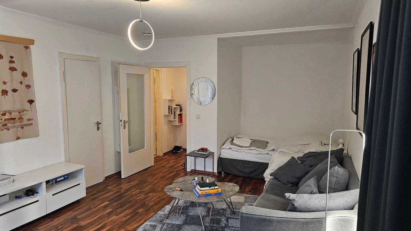 Helle, möblierte Wohnung – Hamburg – Vorschaubild 4