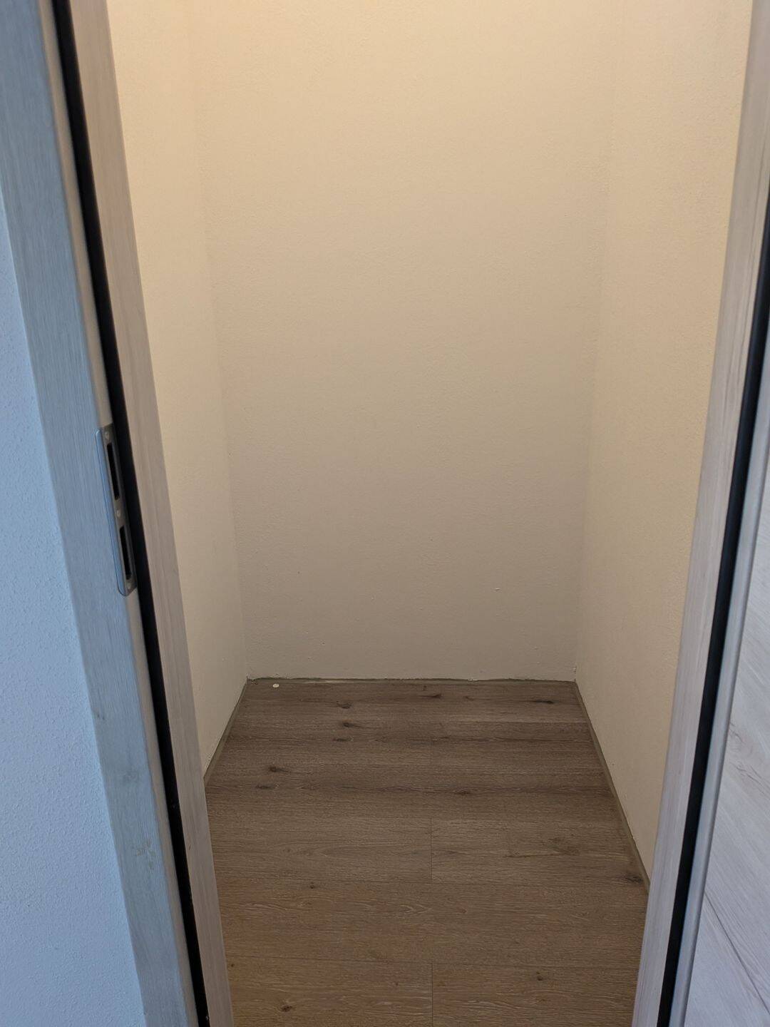 Renovierte Altbauwohnung mit großem Balkon – provisionsfrei, leerstehend ab 01.08., 5 Gehminuten zum Hauptbahnhof – Nürnberg – Vorschaubild 8
