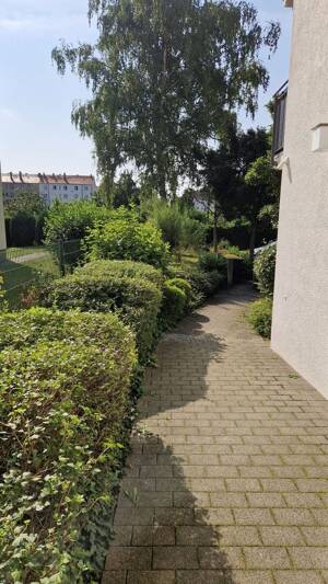 schickes Mehrfamilienhaus mit Aufzug, Balkonen sowie Stellplätzen – 1129 Dresden – Vorschaubild 9
