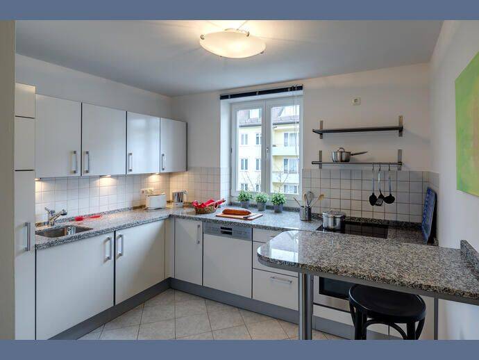 Möbliert: Sehr schöne helle 3-Zimmer Wohnung – München – Vorschaubild 7