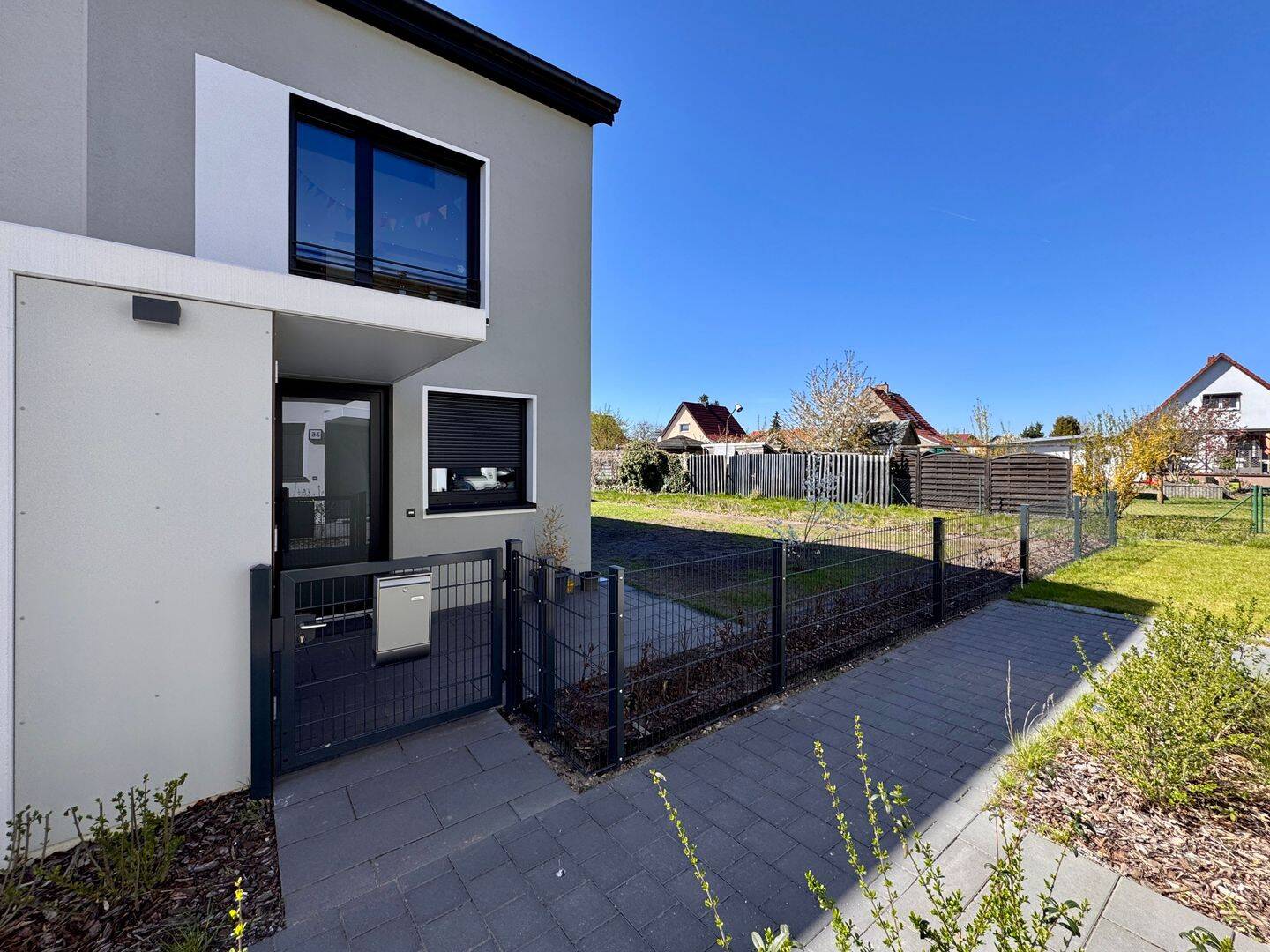 Modernes Reihenendhaus am Wasser | ca. 300 m² Garten | Terrasse | Homeoffice möglich | Nähe Berlin – Oranienburg – Vorschaubild 3