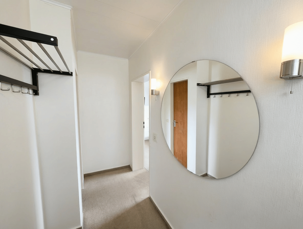 Renovierungsbedürftige 2-Zimmer-Wohnung mit Loggia