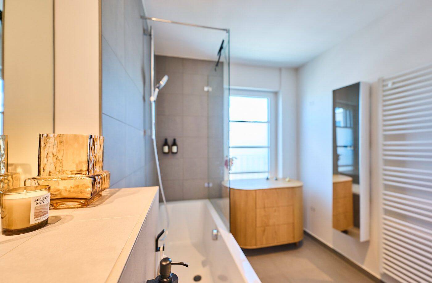 Hochwertige 4-Zimmer-Wohnung mit Penthouse-Atmosphäre - durchdacht statt Standard – München – Vorschaubild 6