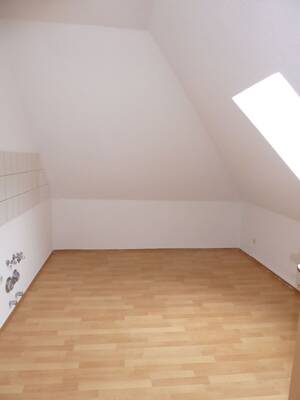 Schöne 2-Zimmer-Dachgeschosswohnung mit Balkon im Rudolspark – 7407 Rudolstadt – Vorschaubild 9