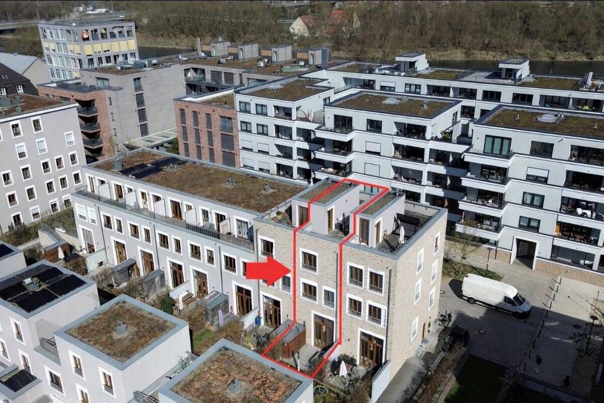 - Wohnen in Traumlage - Roof-Top-Townhouse in unmittelbarer Donaunähe im Marina Quartier – 93055 Regensburg – Bild 1 von 7