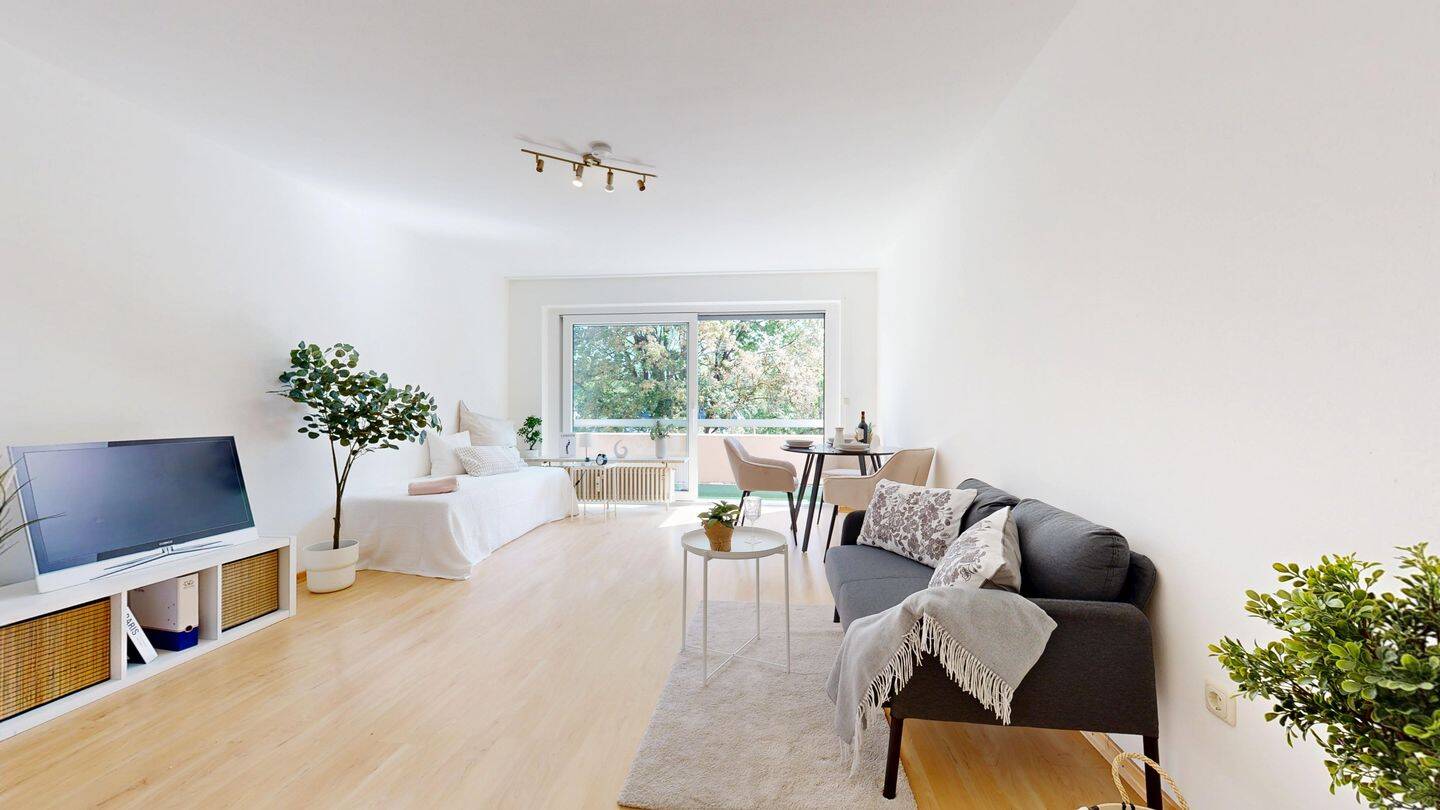 Helle 1-Zimmer-Wohnung mit Balkon und Tiefgaragenstellplatz in Ottobrunn