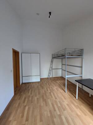 Möbliertes 18qm Studentenzimmer in Erlanger Innenstadt – 91054 Erlangen – Vorschaubild 2