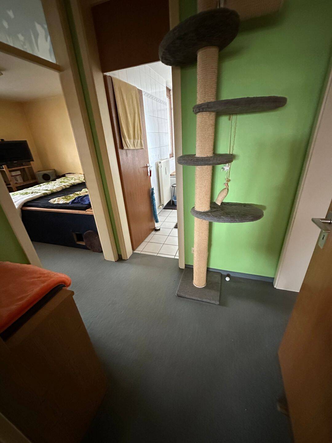 Gefragte Lage in Nürnberg-Worzeldorf: Sehr gepflegte 4,5-Zimmer-Wohnungen im 1. und 2. Obergeschoss – Nürnberg – Vorschaubild 6