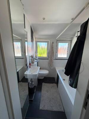 Gemütliche 2,5-Zimmer-Wohnung mit Dachterrasse, Herkulesblick & Stellplatz in bevorzugter Wohnlage! – 34128 Kassel – Vorschaubild 8