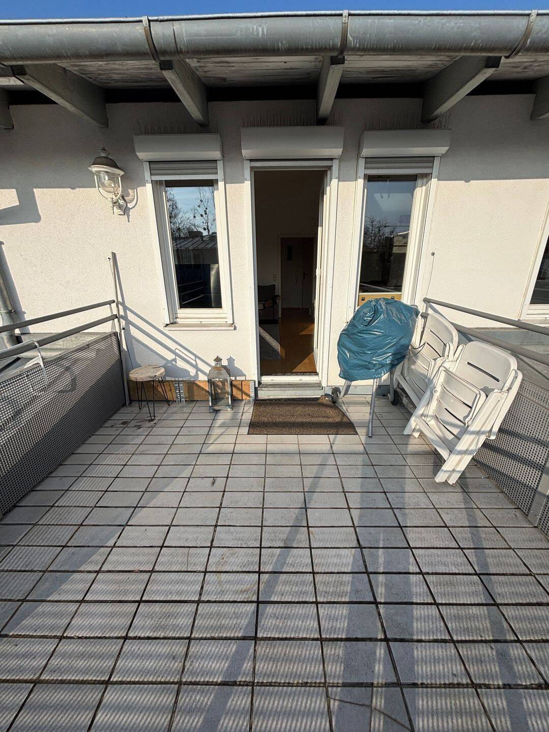 2 Zimmer Dachgeschoss Wohnung zu vermieten – München – Bild 1 von 5