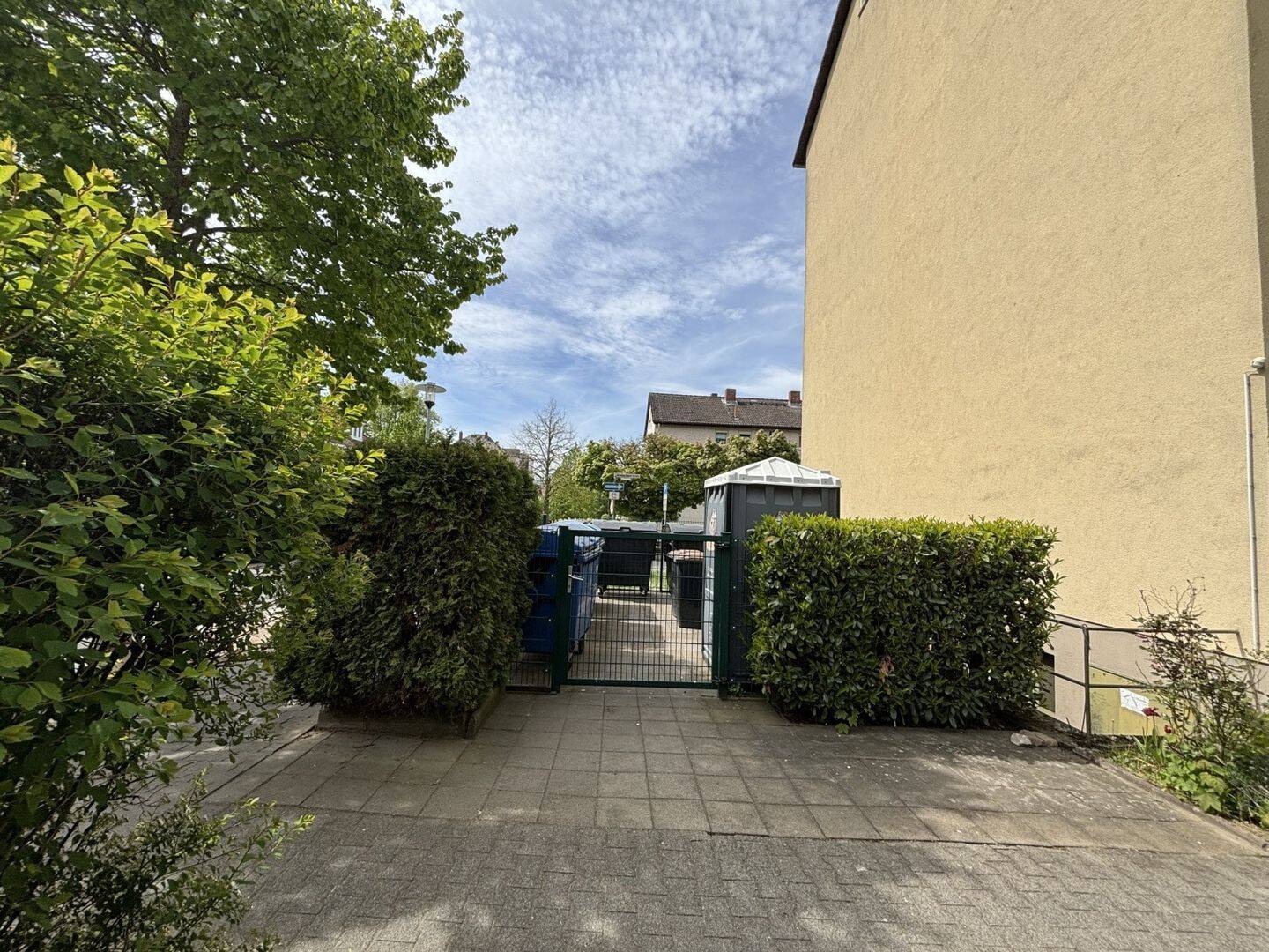 3 Zimmer-ETW in zentraler Lage mit Balkon in Bad Nauheim – Bad Nauheim – Vorschaubild 3