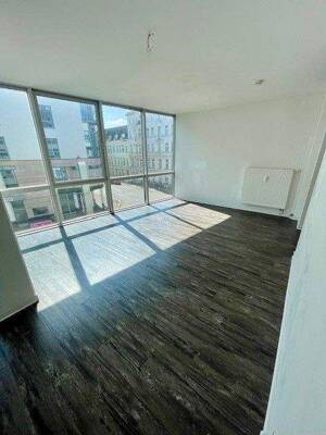 Lichtdurchflutete 1,5 Zimmer Wohnung mit Einbauküche in Stadtfeld frei werdend. – 39108 Magdeburg – Vorschaubild 9