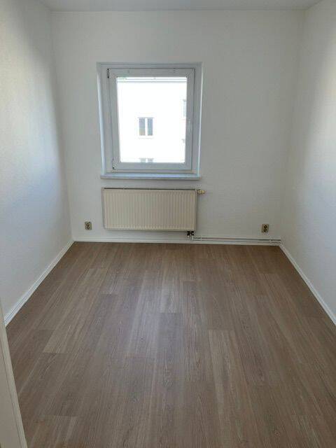 Hansaviertel - frisch renovierte 3-Zimmerwohnung im Dachgeschoss mit EBK zu vermieten – Rostock – Vorschaubild 6
