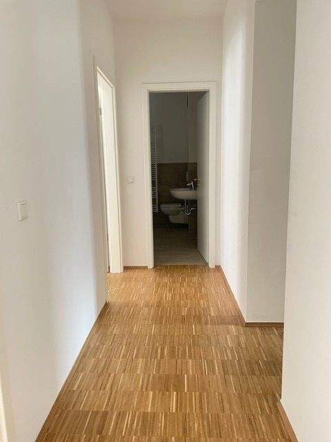 HOCHWERTIGE ALTBAUWOHNUNG MIT PARKETT, BALKON, Gartenanteil, FUßBODENHEIZUNG, LIFT SOWIE PKW-SP – Chemnitz – Vorschaubild 7
