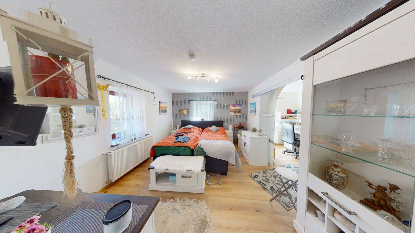 *Perfekt für Familien: Haus in Halle mit 5 Zimmern nahe der Elster-Saale-Aue* – Halle (Saale) – Vorschaubild 4