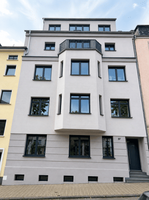 Helle und großzügige 3-Zimmer-Wohnung im modernisierten Altbau