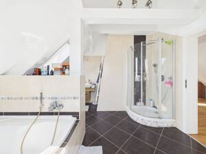 Einzigartiges Wohnerlebnis in Hannover-Ricklingen: Galerie-Traum mit Kamin und Dachterrasse – 30459 Hannover – Vorschaubild 8