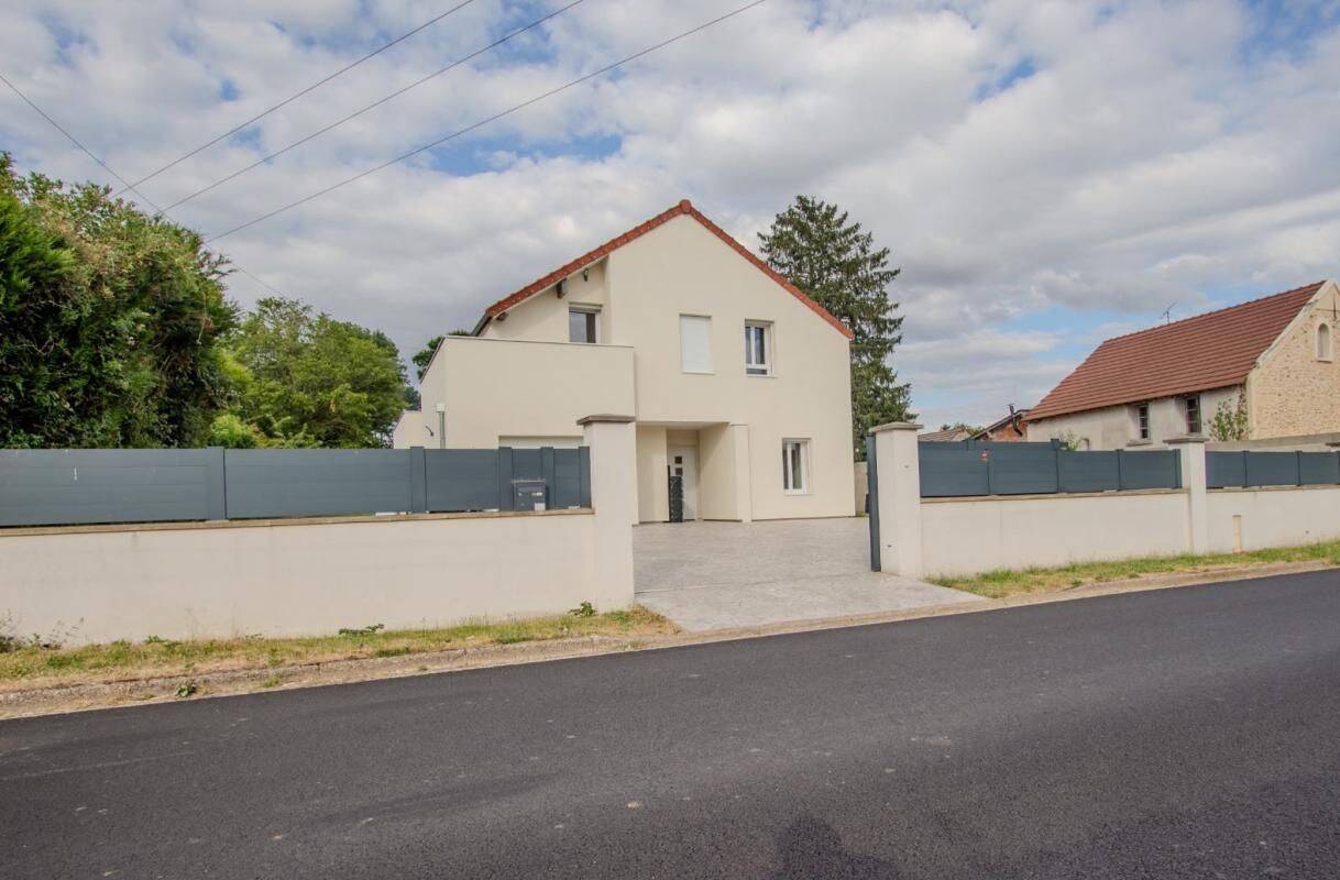 Maison 8 pièces 209 m² · à Saint-Denis-lès-Rebais · 209,1 m² · 459 000 €