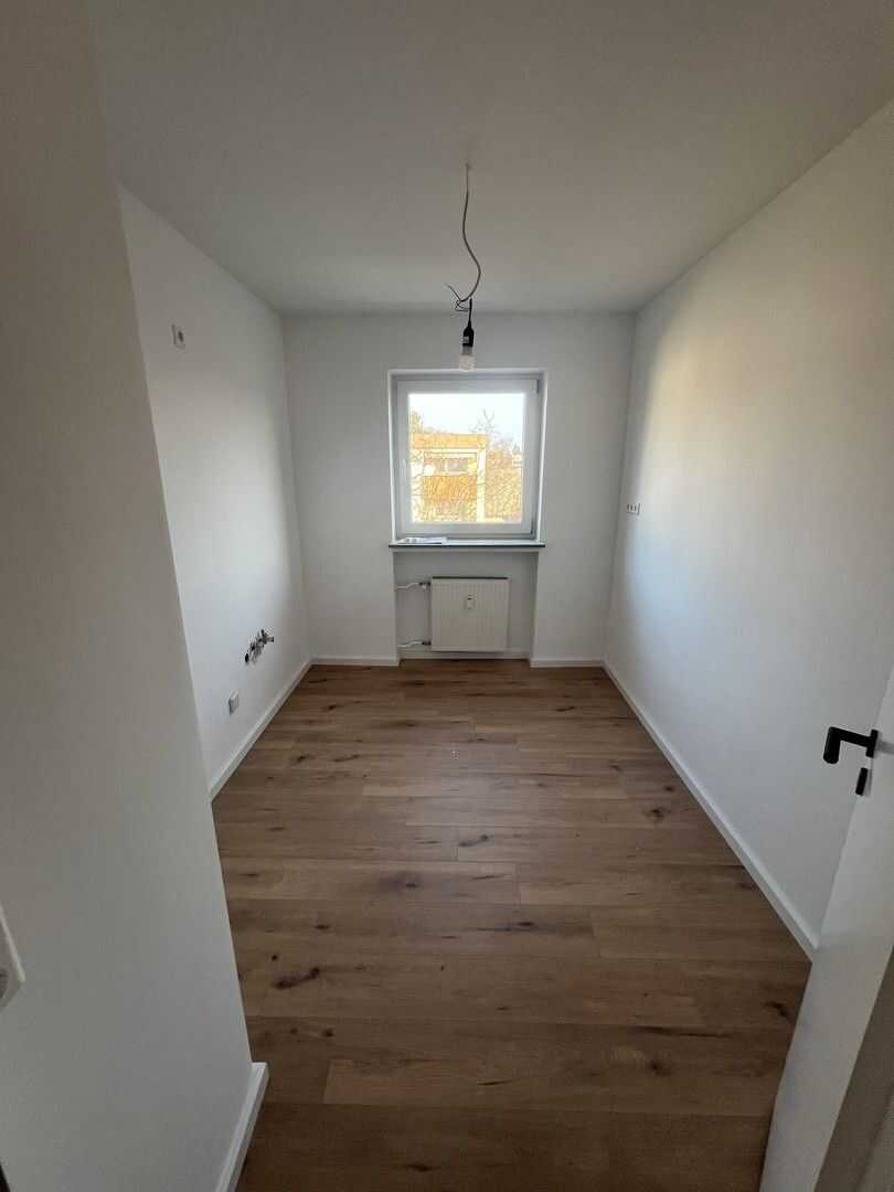 Frisch kernsanierte 2-Zimmer-Wohnung mit Balkon in Nürnberg - Erstbezug nach Sanierung – Nürnberg – Vorschaubild 5