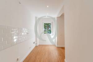 Hochwertig modernisierte, bezugsfreie 2-Zimmer-Wohnung mit Balkon & Grünblick – 13403 Berlin – Vorschaubild 2