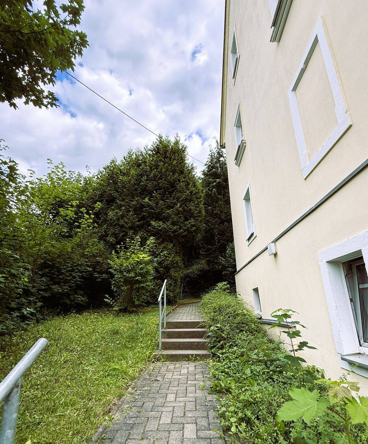 Gepflegtes Mehrfamilienhaus mit Balkonen in Meißen – Meißen – Vorschaubild 7