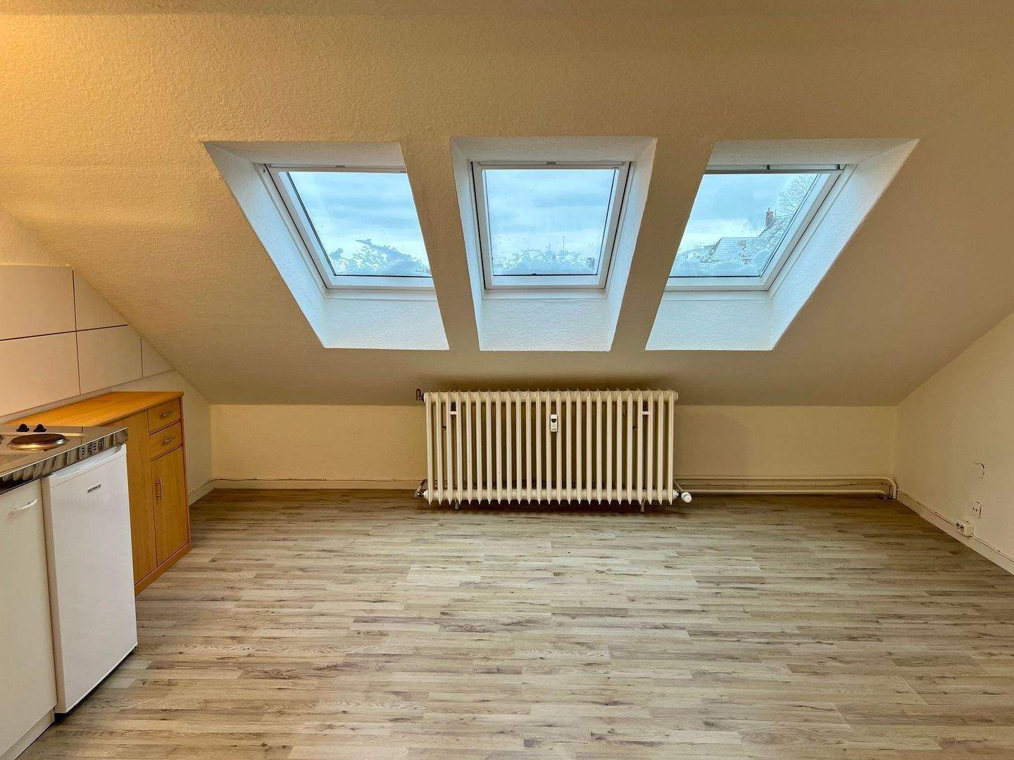 Großzügige 1-Zimmer-Wohnung Saniert mit schönem Ausblick, Aufzug, Stellplatz – Kiel – Vorschaubild 9