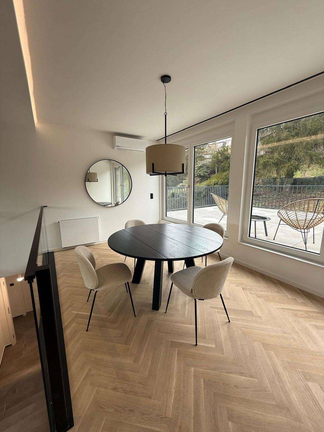 TRAUMwohnung mit hochwertiger Möblierung & Design-Küche – Stuttgart – Vorschaubild 2