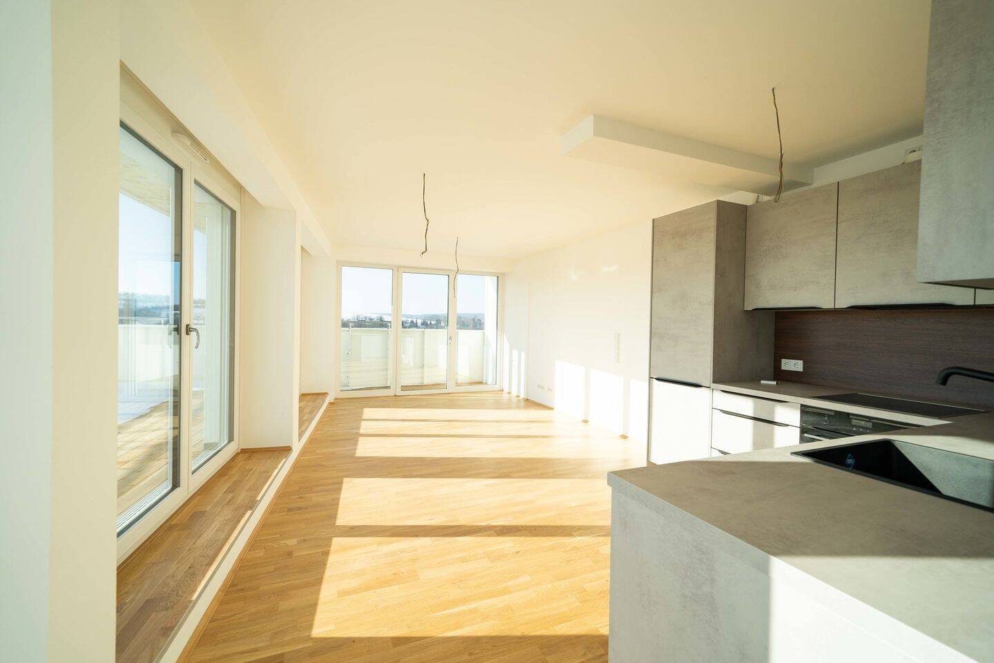 Lichtdurchflutete Dreizimmerwohnung mit XXL-Südbalkon – Regensburg – Vorschaubild 3