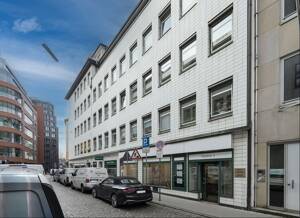 Direkt vom Eigentümer: Attraktive 3-Zimmer-Wohnung mit Südbalkon in zentraler Innenstadtlage – 20095 Hamburg – Vorschaubild 3