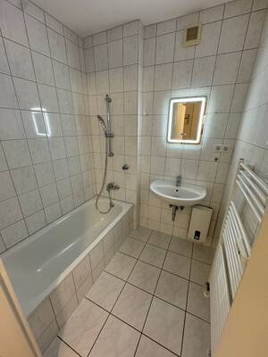Ihr neues Zuhause :Helle 3-Zimmer-Wohnung im EG/Hochparterre – 40547 Düsseldorf – Vorschaubild 4