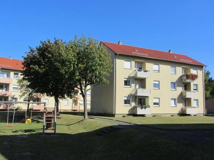 Renovierte 3-Zi.-Wohnung mit Tageslicht-Bad zu verm.! Balkon  Abstellkammer  Keller vorhanden