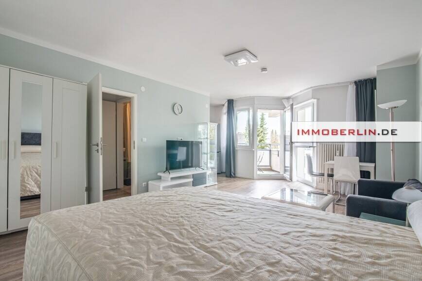 IMMOBERLIN.DE - Stimmige Wohnung mit ruhigem Südwestbalkon & Lift beim Spektesee – Berlin – Vorschaubild 2