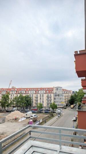 HOMESK - Ab 01.10.2026 bezugsfreie 2-Zimmer-Altbauwohnung mit Balkon in Pankow-Süd – 10439 Berlin – Vorschaubild 9