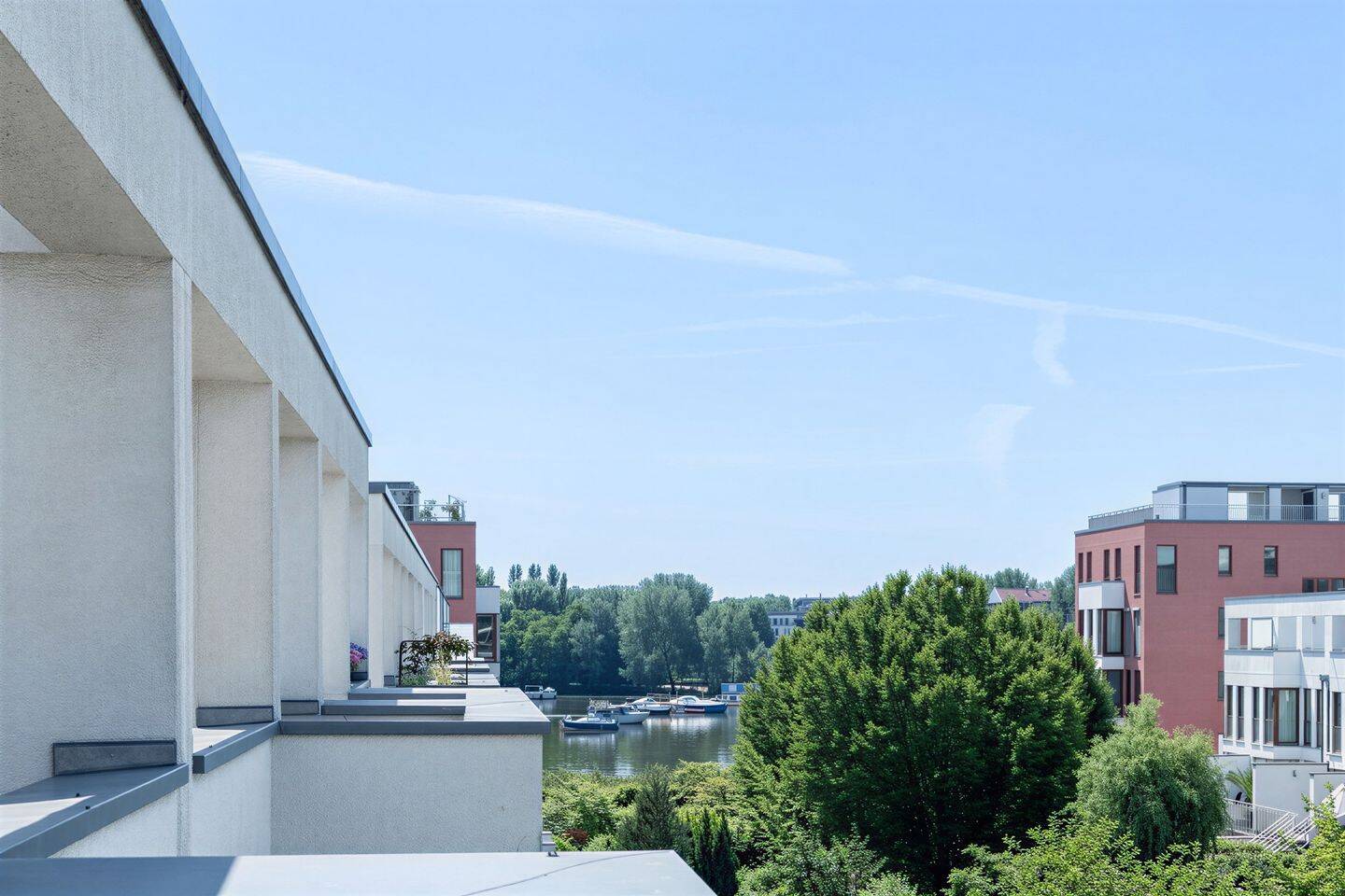 Wohnen an der Rummelsburger Bucht: Exklusives Familien-Townhouse mit Garten und Dachterrasse – Berlin – Vorschaubild 6