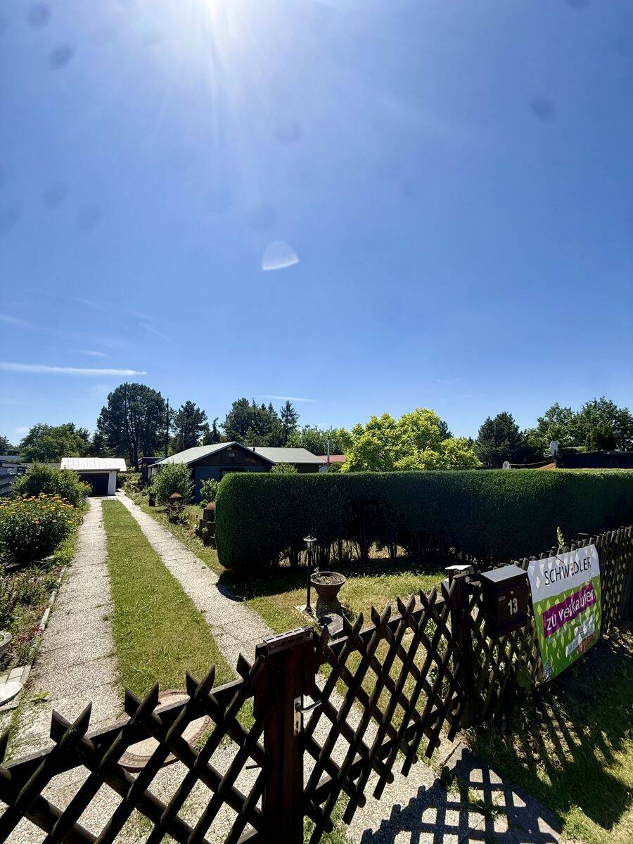 PROVISIONSFREI | Blockbohlenhaus auf über 1.000 qm: ebenerdiger Bungalow mit Garage und Gartenhaus – Bernau – Vorschaubild 4