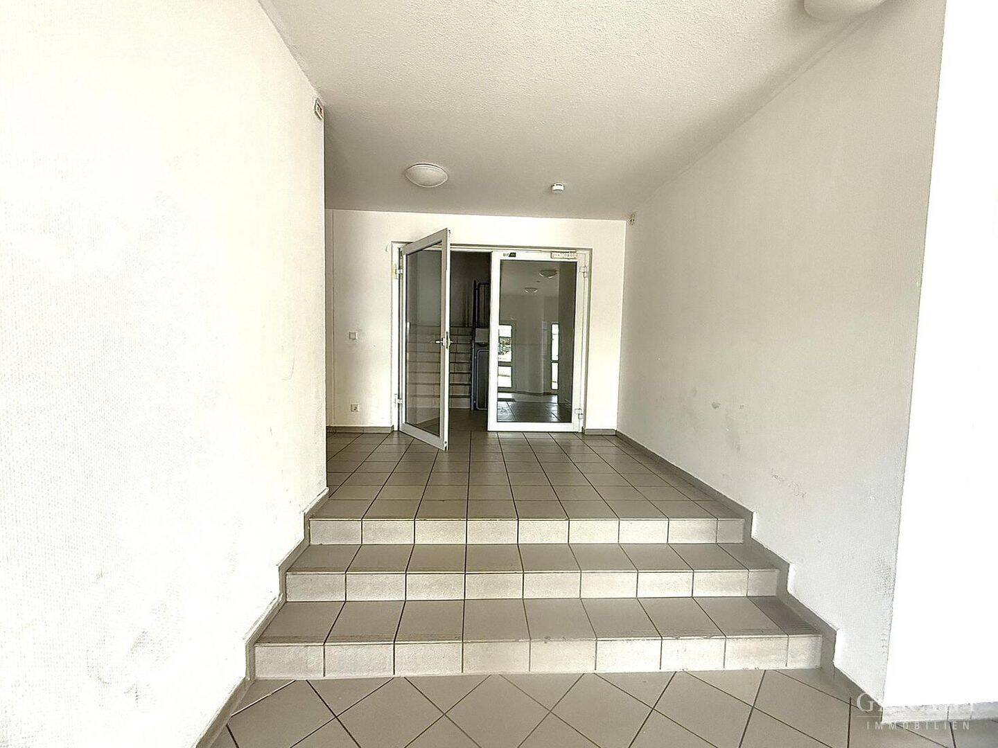 Attraktive 2-Zimmer-Wohnung in Fürth: Erstklassige Lage, gepflegt & bezugsfrei zum Jahresende! – Fürth – Vorschaubild 5