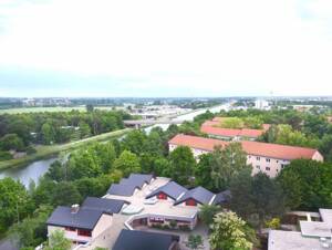 3-Zimmer-Wohnung mit Balkon, EBK & Weitblick im 11. OG - modernisiert und barrierefrei – 91056 Erlangen – Vorschaubild 2