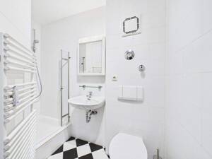 Schöne Maisonette-Dachgeschosswohnung in einem kleinen Mehrfamilienhaus mit nur 6 Einheiten in Solln – 81479 München – Vorschaubild 5