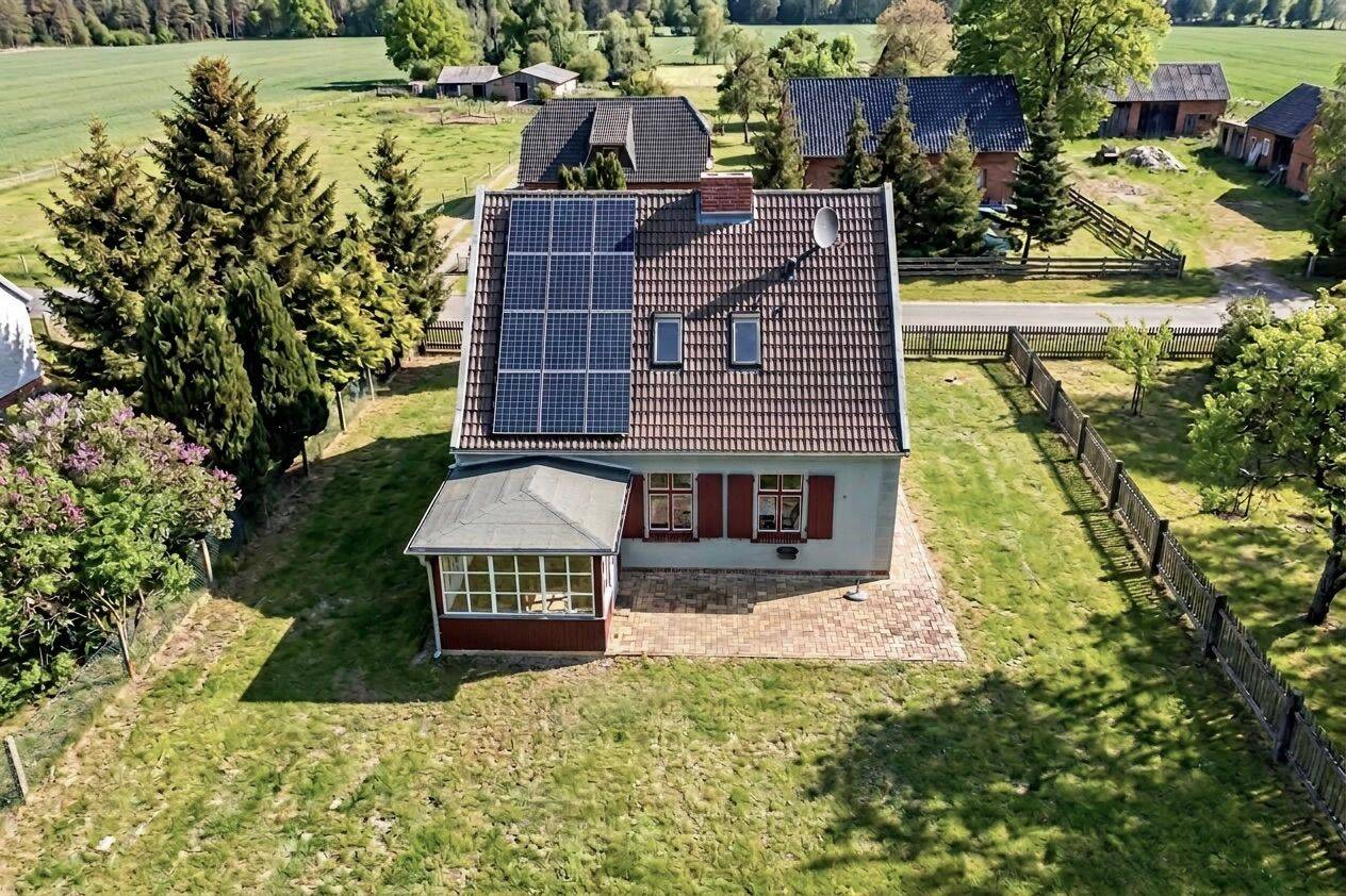 Historische Öfen, Dielenböden und Sauna: Charmantes Haus mit großem Grundstück nahe des Haffs – Ahlbeck – Vorschaubild 2