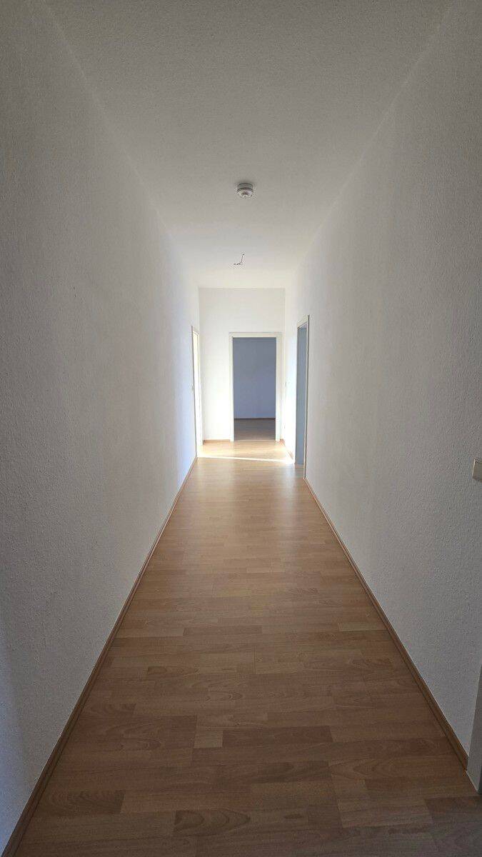 Geräumige 2-Zimmer-Wohnung mit Einbauküche in Chemnitz zu vermieten!