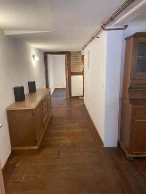 **Gemütlicher Altbau-Charme trifft Profi-Küche: Voll möblierte 2-Zimmer-Erdgeschosswohnung mit Kaminofen** – 89077 Ulm – Vorschaubild 5