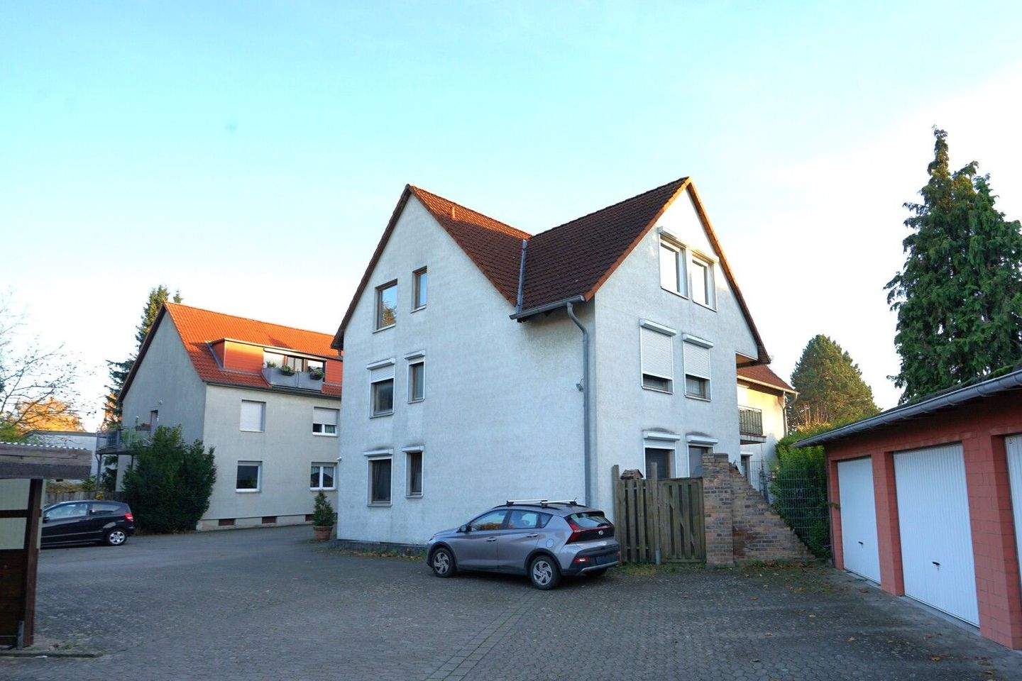 Attraktives Immobilienpaket auf großem Grundstück mit Erweiterungsmöglichkeit in guter Lage – Braunschweig – Bild 1 von 9