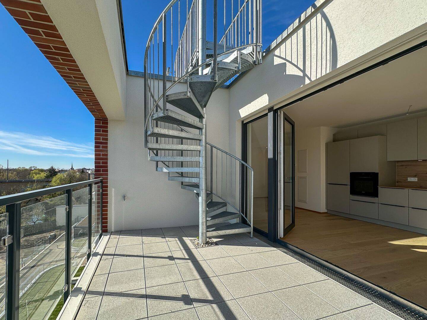 *** Rooftop Terrasse mit Blick in Auwald * Erstbezug *EBK * TG * Wärmepumpen *** – Leipzig – Vorschaubild 7
