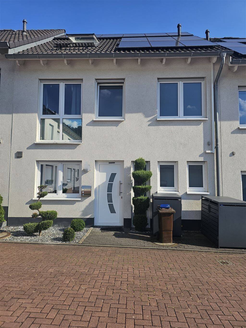 Familienglück mit Zukunft: Modernes Einfamilienhaus mit Photovoltaik in Gladbeck