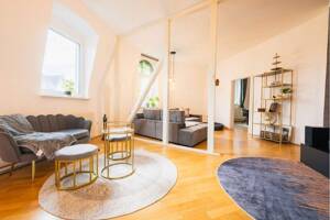 Wohnen auf höchstem Niveau: DG-Maisonette mit 6,5 Zimmern, Wellnessbad & Garten - leerstehend! – 46045 Oberhausen – Vorschaubild 2
