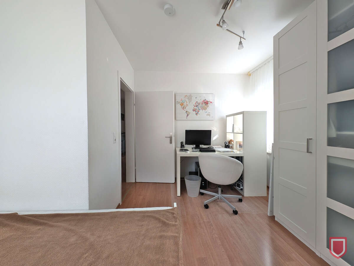 Modernisiertes Zweifamilienhaus mit 3 Garagen in Kirchditmold – Kassel – Vorschaubild 7