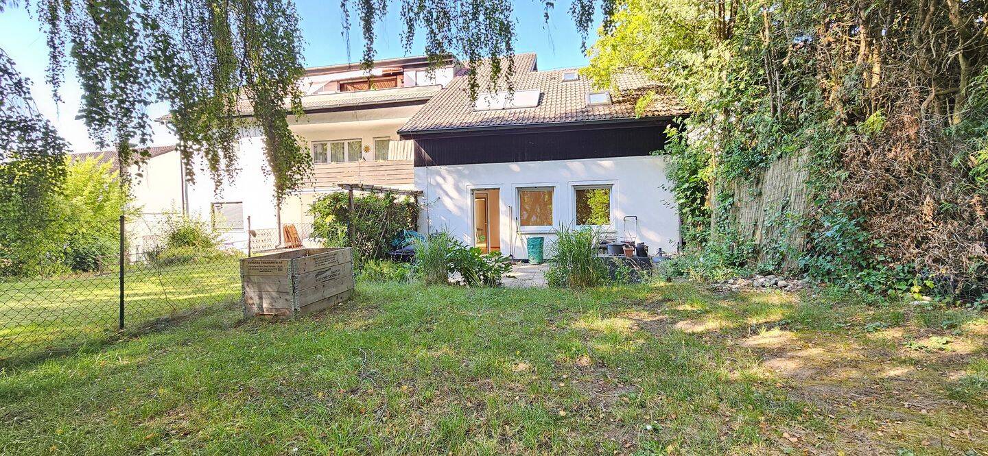 Attraktive 2 Zimmer Erdgeschosswohnung mit großem Gartenanteil in guter und ruhiger Wohnlage von Amberg