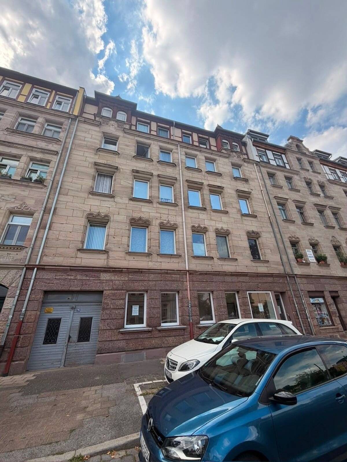 Absolut ruhig gelegene 2-Zimmer Wohnung in ruhigem Hinterhaus mit traumhaftem Blick auf den Park – 90765 Fürth – Bild 1 von 9